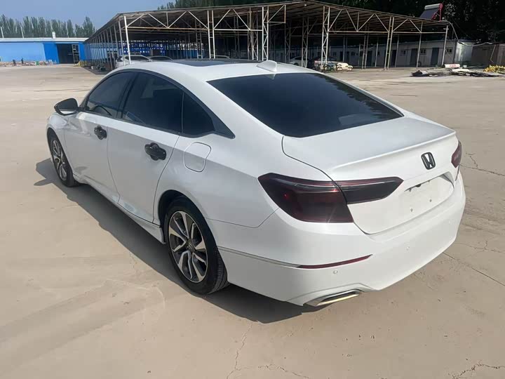 Фото 8 - Honda Inspire