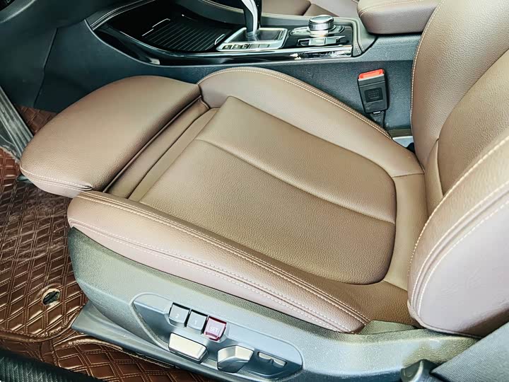 Фото 11 - BMW 1 Series