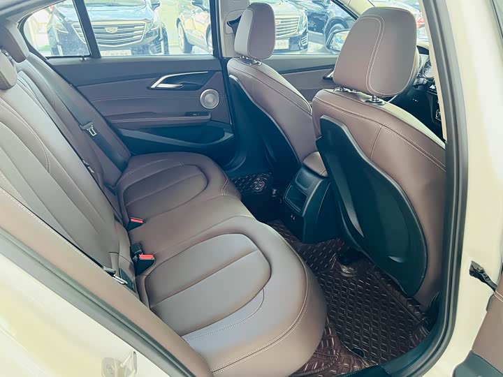 Фото 17 - BMW 1 Series