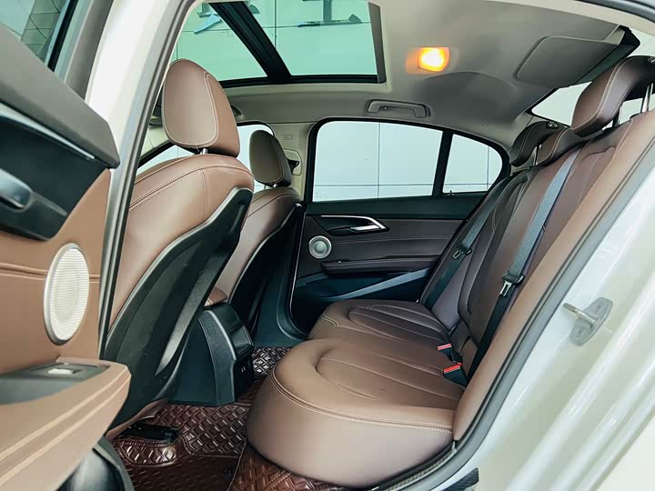 Фото 18 - BMW 1 Series