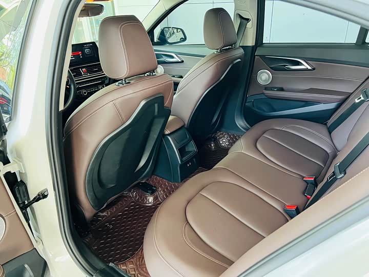 Фото 19 - BMW 1 Series