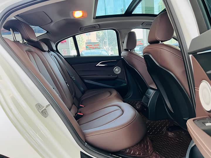 Фото 24 - BMW 1 Series