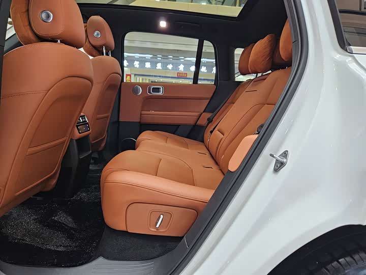 Фото 12 - LiXiang L6