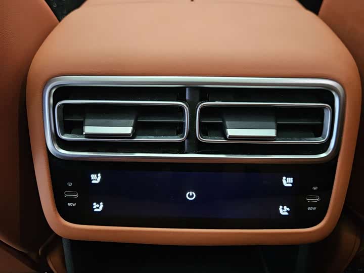 Фото 13 - LiXiang L6