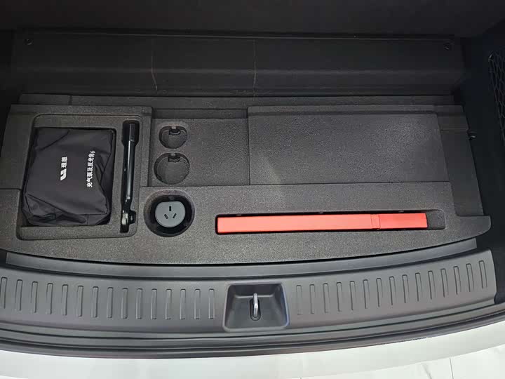 Фото 16 - LiXiang L6