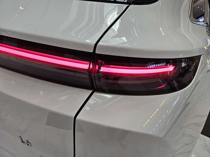 Фото 18 - LiXiang L6