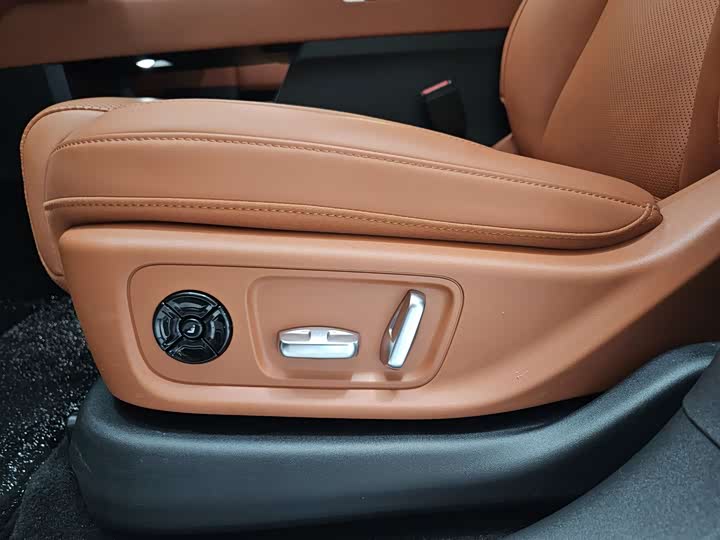 Фото 6 - LiXiang L6