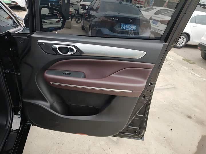 Фото 26 - GAC Trumpchi M6