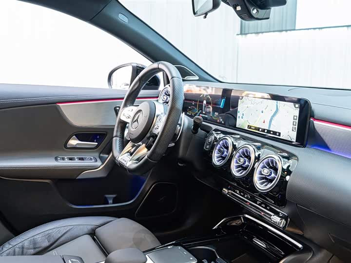 Фото 23 - Mercedes-Benz A-Class AMG