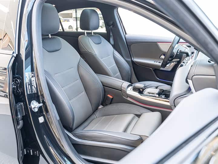 Фото 24 - Mercedes-Benz A-Class AMG