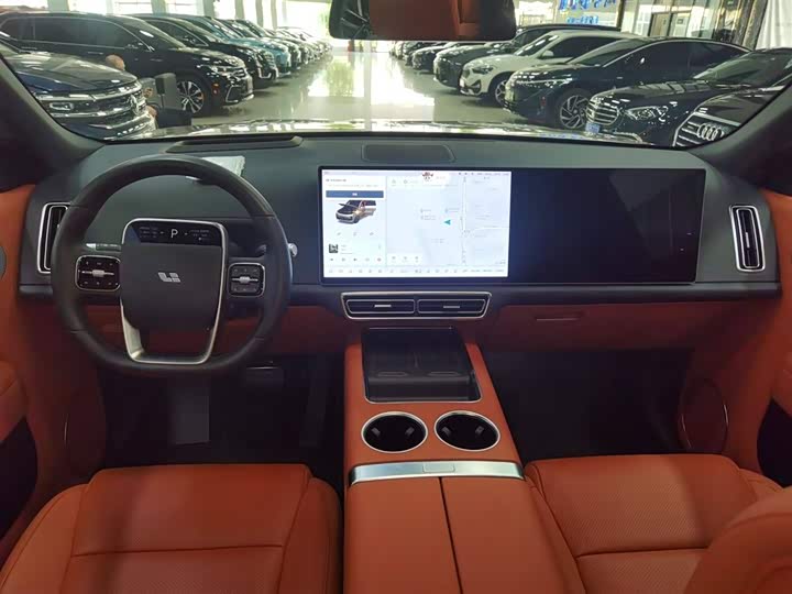 Фото 10 - LiXiang L8