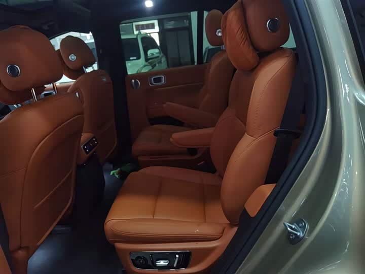 Фото 17 - LiXiang L8