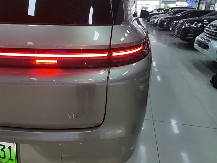 Фото 8 - LiXiang L8