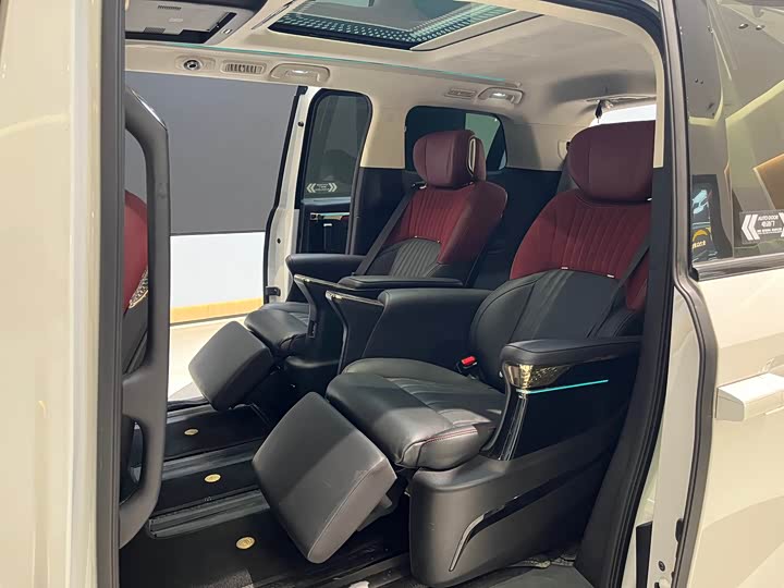 Фото 13 - GAC Trumpchi E9