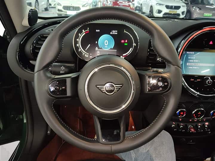 Фото 11 - Mini Clubman