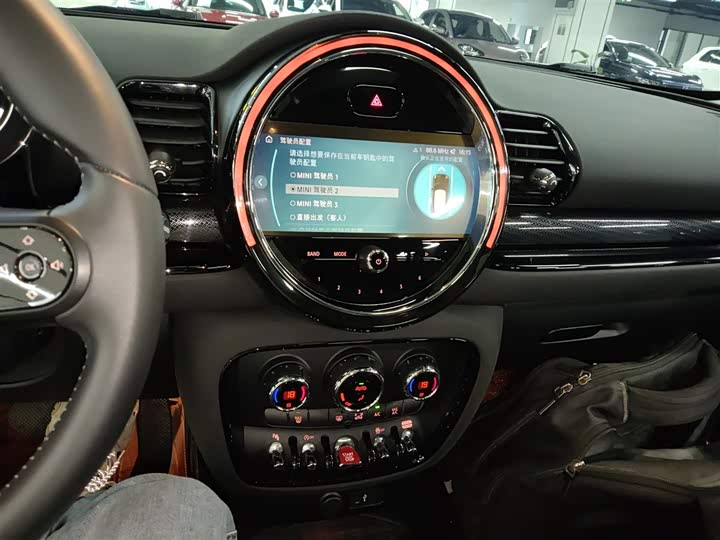 Фото 13 - Mini Clubman