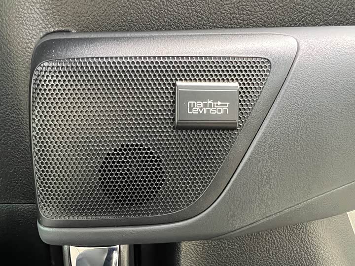 Фото 8 - Lexus LM