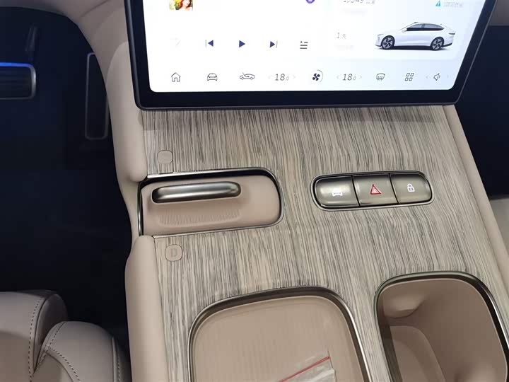 Фото 14 - Nio ET7