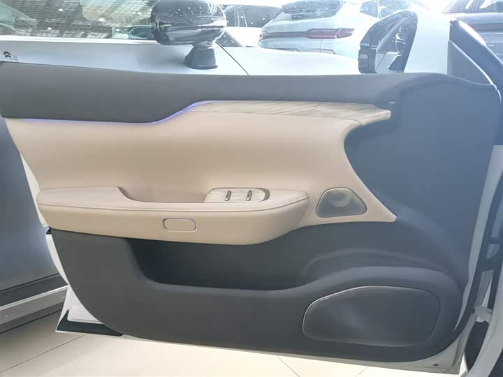 Фото 28 - Nio ET7