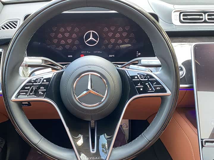 Фото 25 - Mercedes-Benz Maybach S-Class