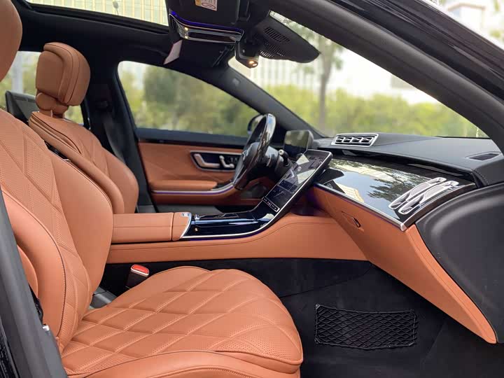 Фото 9 - Mercedes-Benz Maybach S-Class