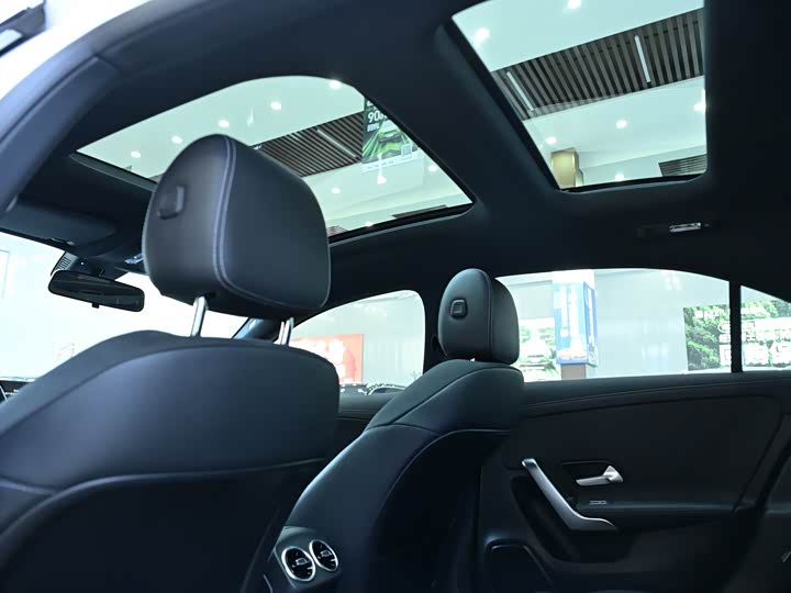 Фото 11 - Mercedes-Benz A-Class