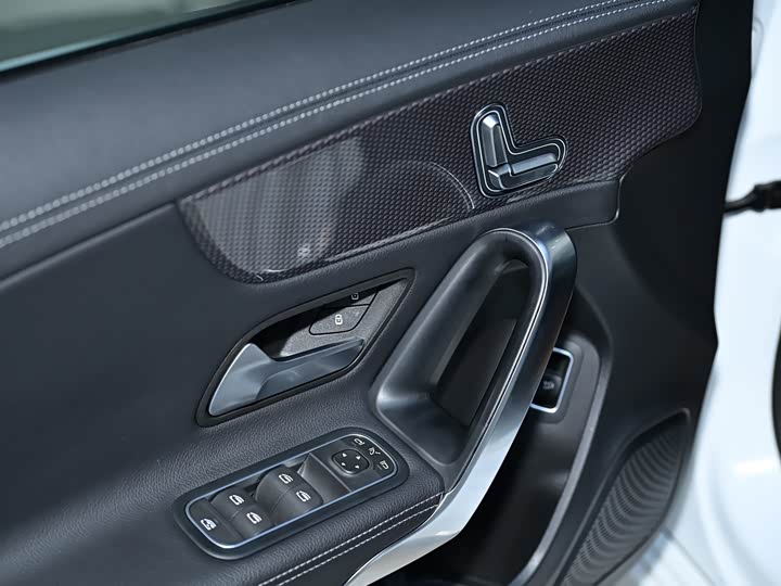 Фото 8 - Mercedes-Benz A-Class