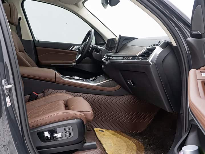 Фото 15 - BMW X7