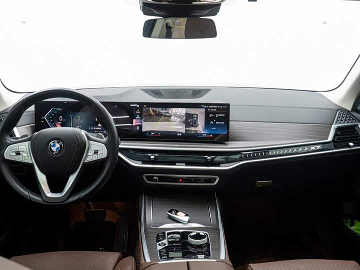 Фото 16 - BMW X7