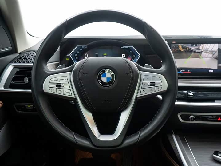 Фото 17 - BMW X7