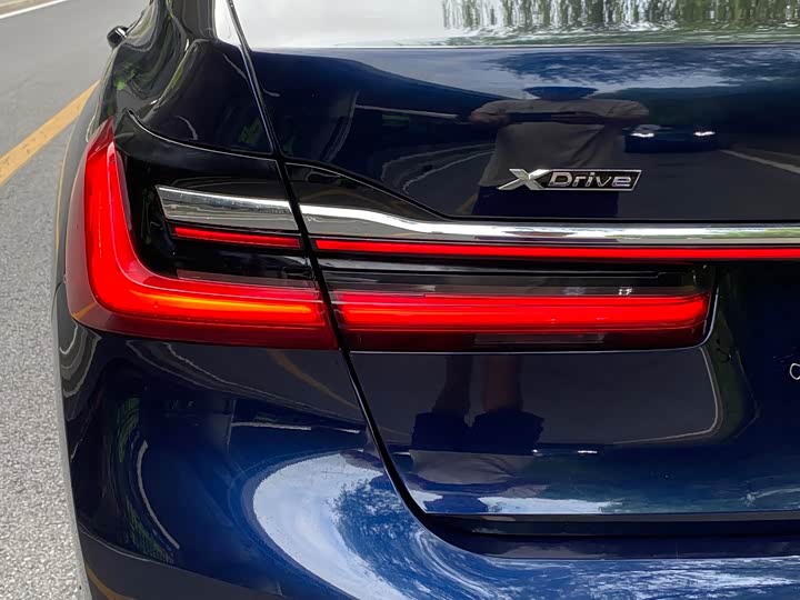 Фото 10 - BMW 7 Series