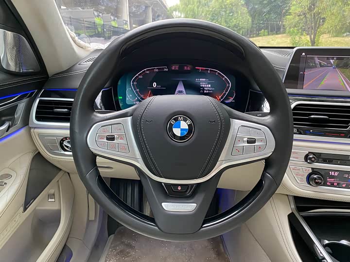 Фото 23 - BMW 7 Series