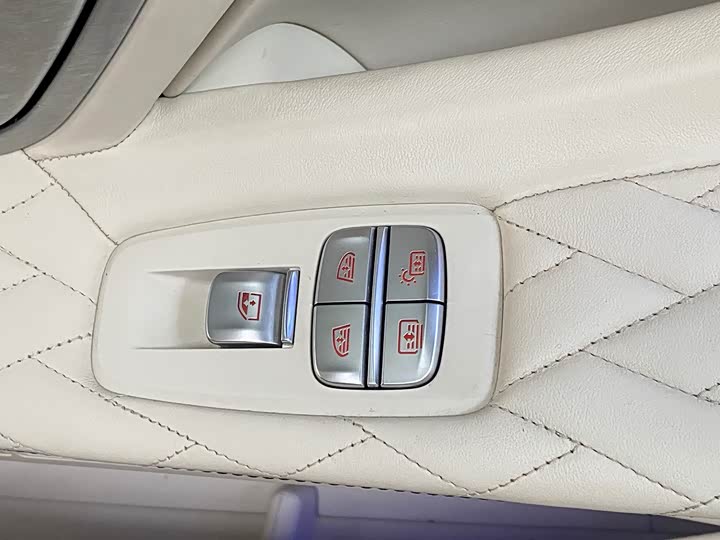 Фото 30 - BMW 7 Series