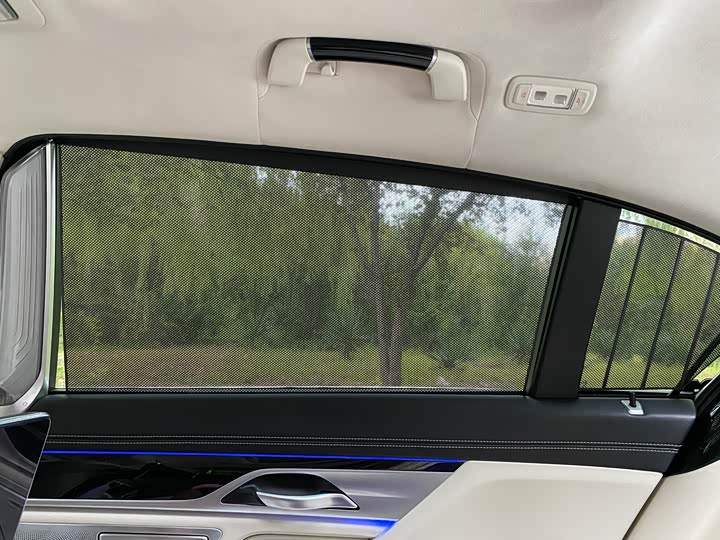 Фото 31 - BMW 7 Series