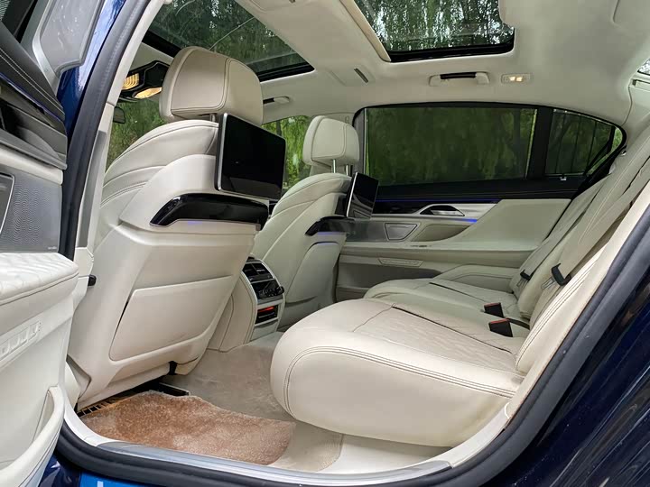 Фото 6 - BMW 7 Series