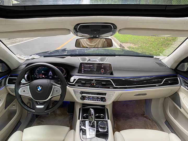 Фото 7 - BMW 7 Series