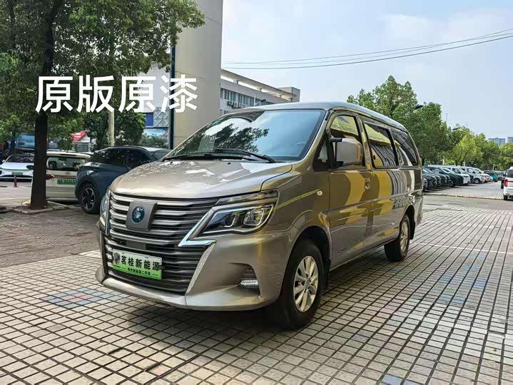 Фото 1 - Dongfeng Forthing Lingzhi M5 EV