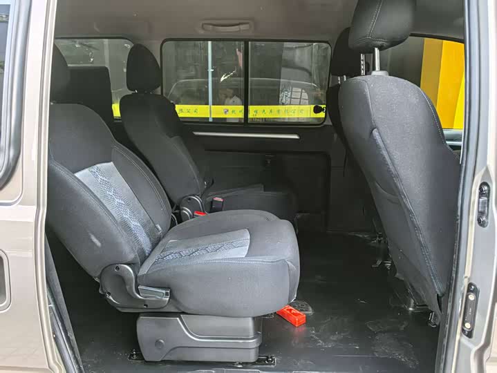 Фото 4 - Dongfeng Forthing Lingzhi M5 EV