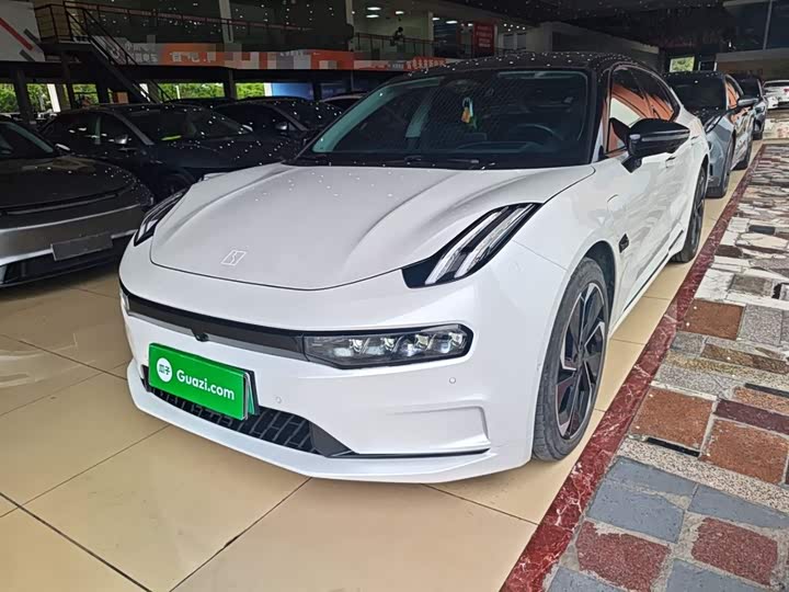 Фото 1 - Zeekr 001