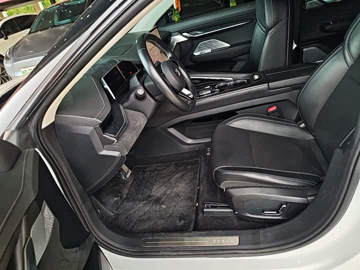 Фото 15 - Zeekr 001