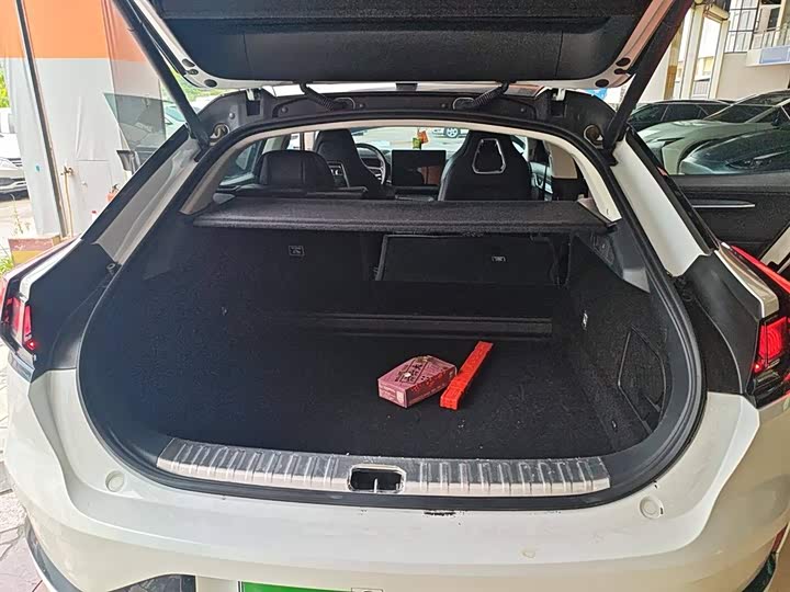 Фото 19 - Zeekr 001