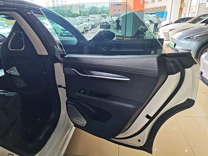 Фото 27 - Zeekr 001