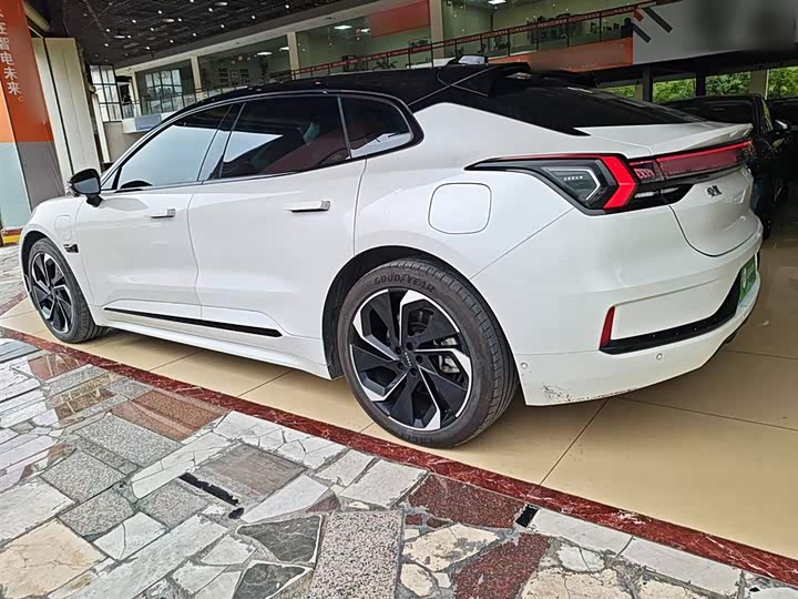 Фото 5 - Zeekr 001