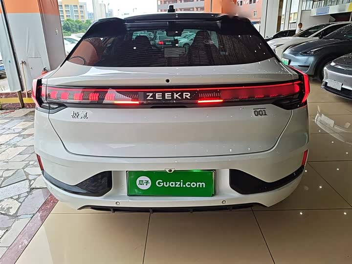 Фото 6 - Zeekr 001