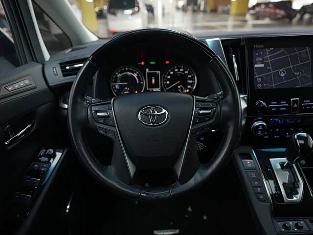 Фото 10 - Toyota Vellfire