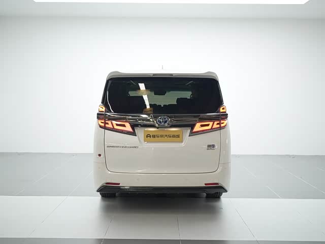 Фото 18 - Toyota Vellfire