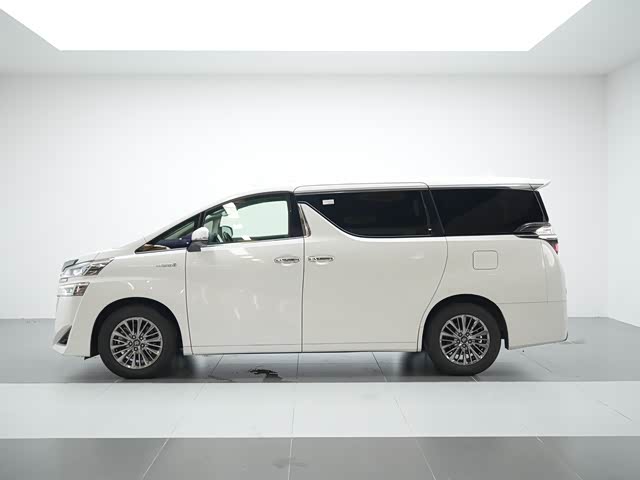 Фото 19 - Toyota Vellfire