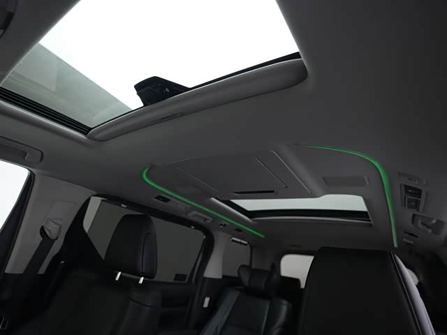 Фото 6 - Toyota Vellfire