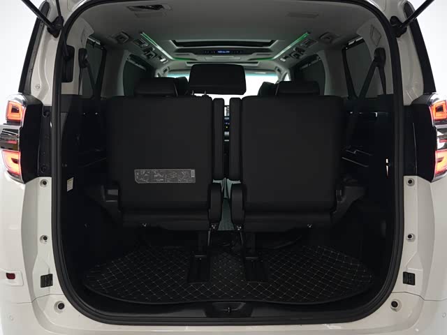 Фото 7 - Toyota Vellfire