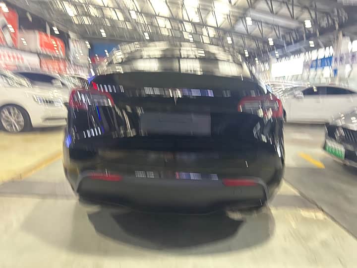 Фото 12 - Tesla Model Y